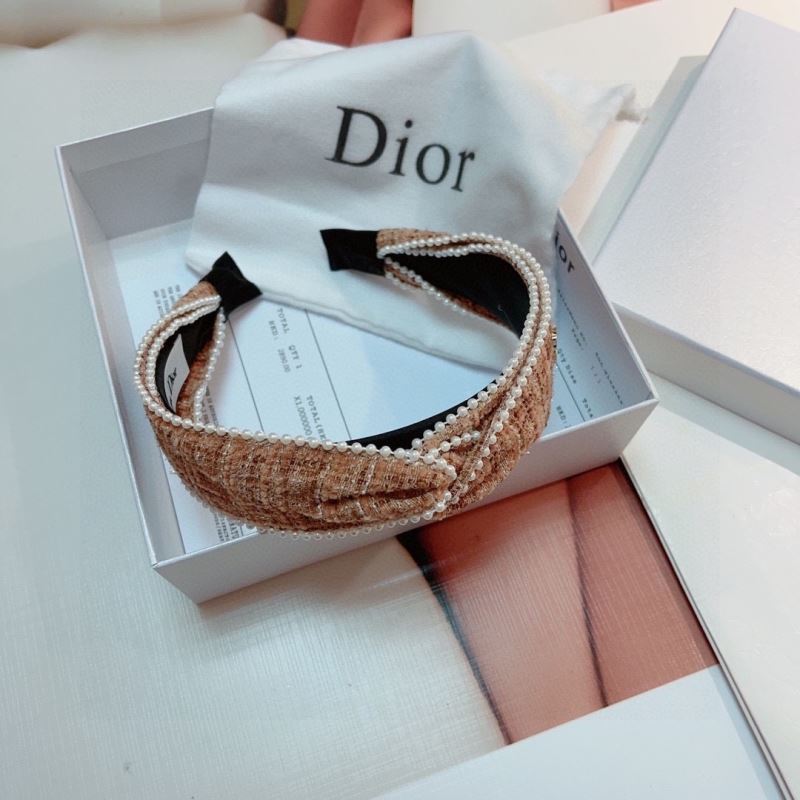 CHRISTIAN DIOR